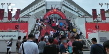 The International 11 Day One Diary: Full House, Full Set